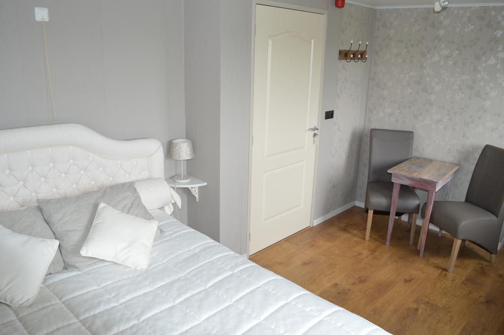 Huize Ouwervelden Bed & Breakfast Wouwsche Plantage Bilik gambar
