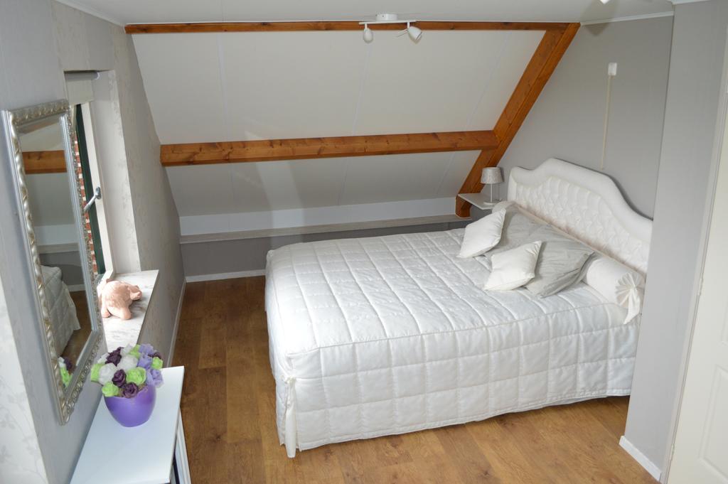 Huize Ouwervelden Bed & Breakfast Wouwsche Plantage Bilik gambar
